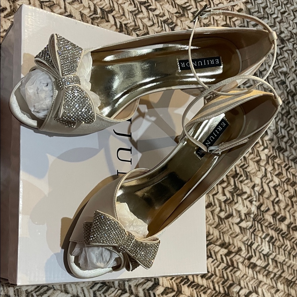 Elegant Champagne Peep-Toe Heels with Rhinestone Bow